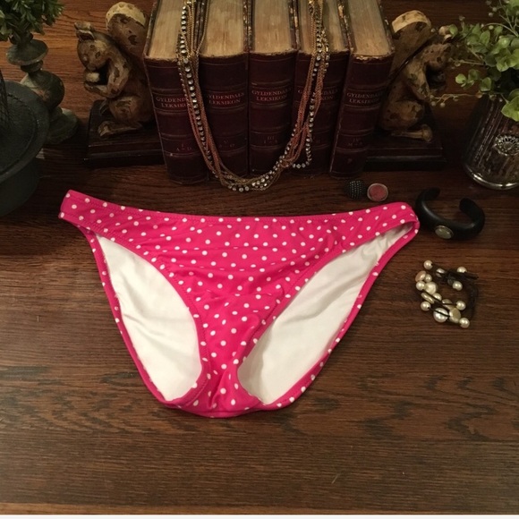 Victoria’s Secret Bottoms - Picture 1 of 2